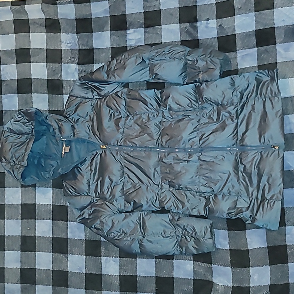 Eddie Bauer.  Lightweight puffer parka. Full-zip. Like-new.  Women's size Small.